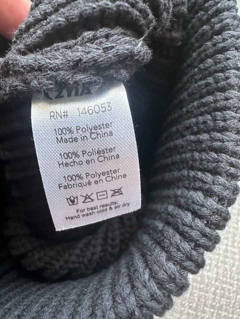 Zyia Active Black Gady Valley Beanie NWT Ribbed Knit Logo Cuffed Hat